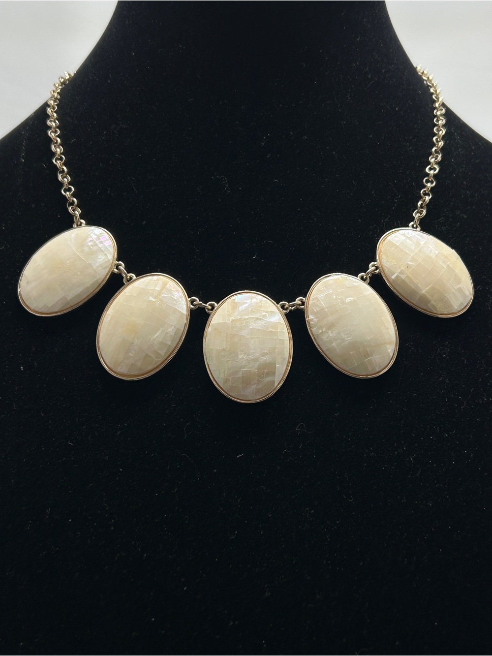 White House Black Market, WHBM, Gold And Mother Of Pearl Necklace